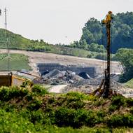 Portál tunelu Homole. Hotovo má být v příštím roce, delší tubus bude mít 570 metrů, druhý bude o 45 metrů kratší. 