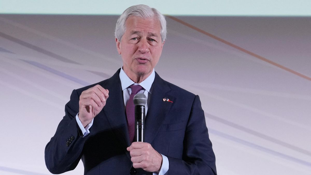 USA hrozí stagflace, varuje šéf největší americké banky