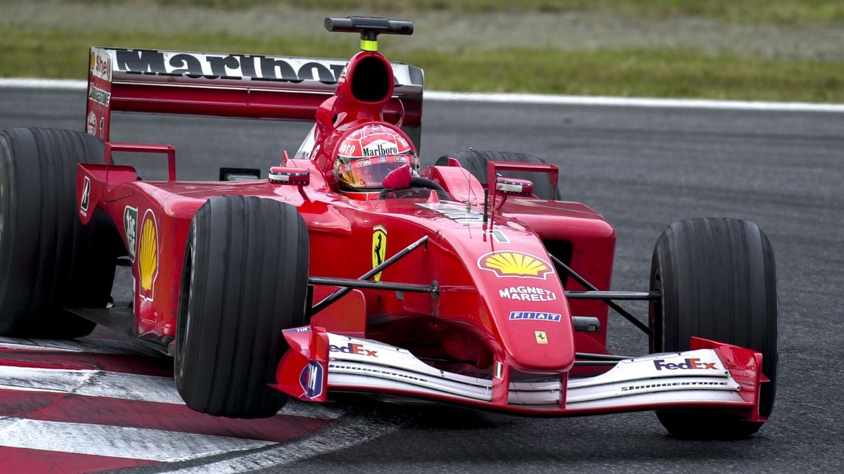 Formuli Michaela Schumachera z roku 2001 vydražili za téměř 400 milionů