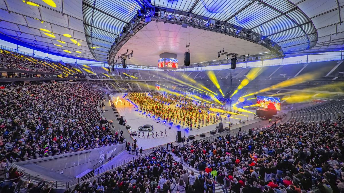 Více než 1200 hudebníků ve Frankfurtu vytvořilo rekordně velkou rockovou kapelu