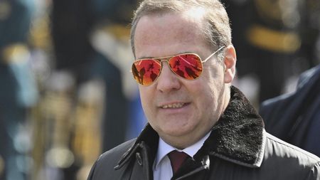 Tyhle mírové plány si strčte do zadku, reaguje Medveděv na nový návrh příměří