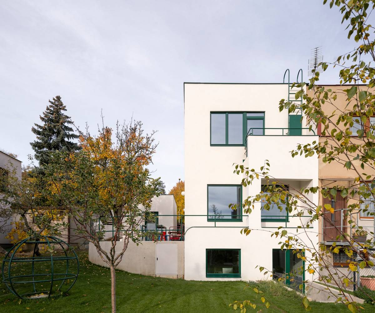 Chloubou stavby se stala nová prostorná terasa.