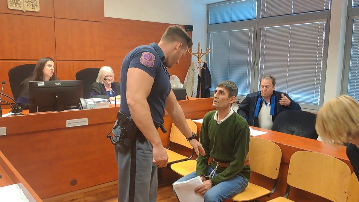 Moldavan zabil na ubytovně nožem svého krajana. Soud ho poslal na jedenáct let za mříže