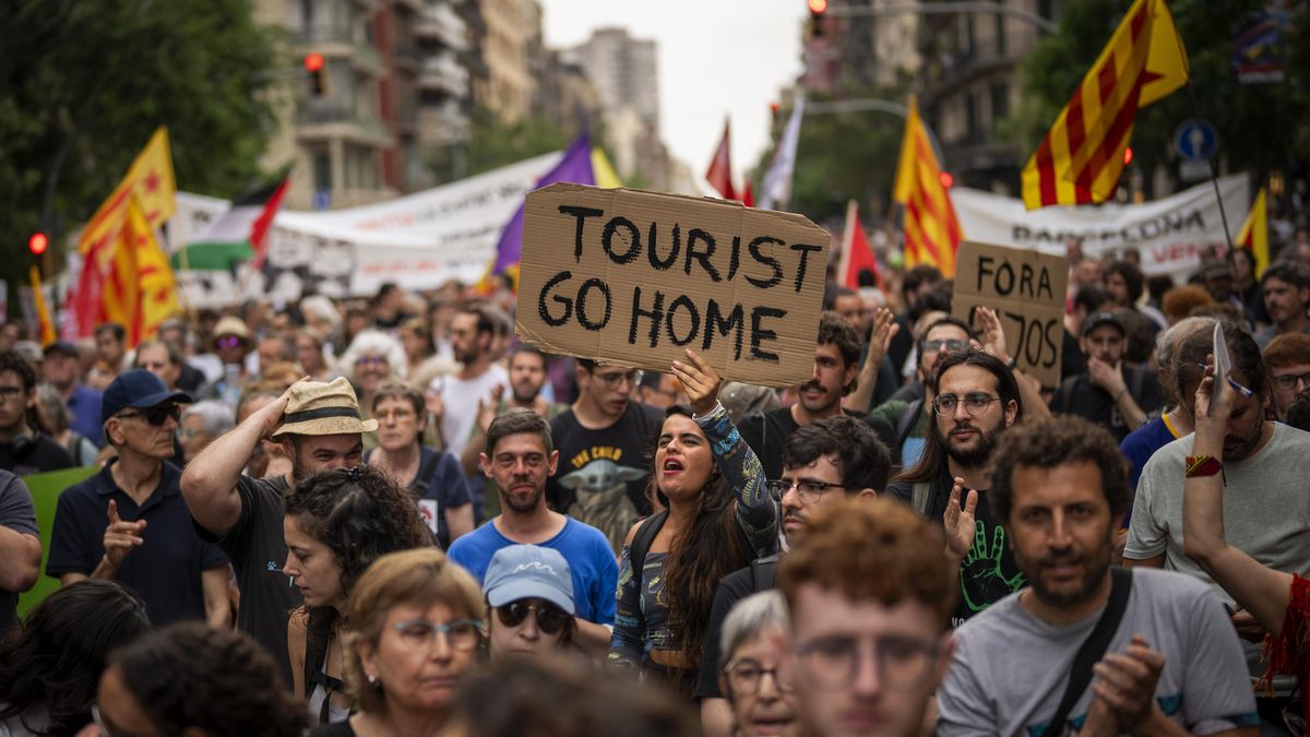 Španělsko nařídilo Airbnb odstranit 65 tisíc nabídek pronájmů