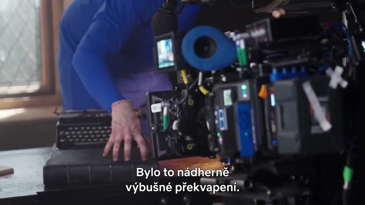 Druhá Wednesday přijde v srpnu. Do školy Nevermore dorazí se stejně asociálním bratrem