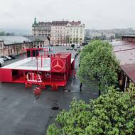 Premiéra Mercedesu CLA v Praze se odehrála v rámci pražského týdne módy v Holešovické tržnici.