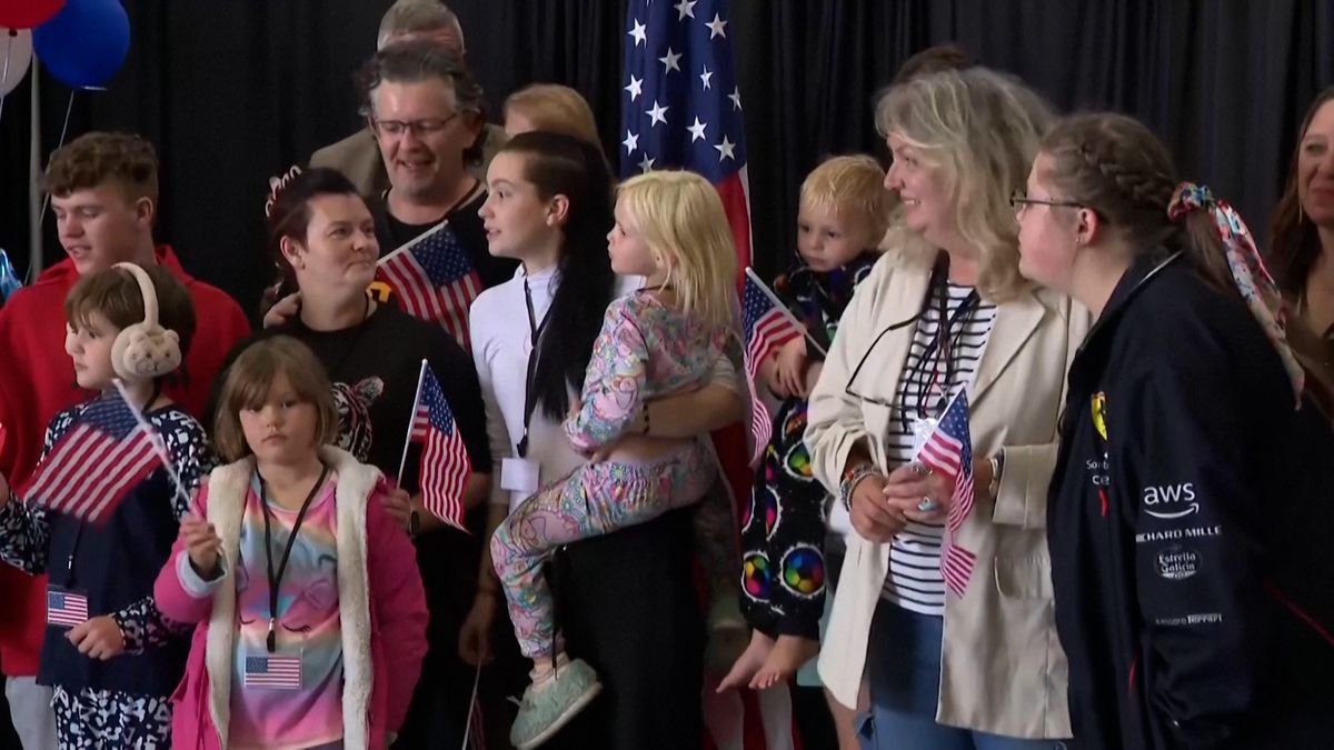 Trump výjimečně přijmul 59 bílých migrantů z Jihoafrické republiky