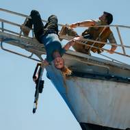 Se zbraní to také samozřejmě umí.