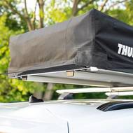 Opel Frontera se střešním stanem