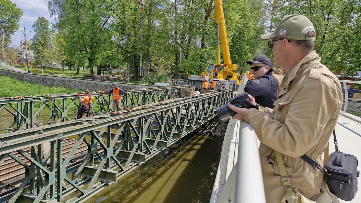 Slavný most mizí z Třebíče. Kritici se obávají, že památka na válku skončí ve šrotu