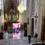 Na plátně Jaromír Hanzlík se sklářem Zdeňkem Kudláčkem