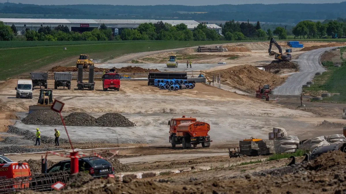 NKÚ strhal stát za neschopnost řídit investice