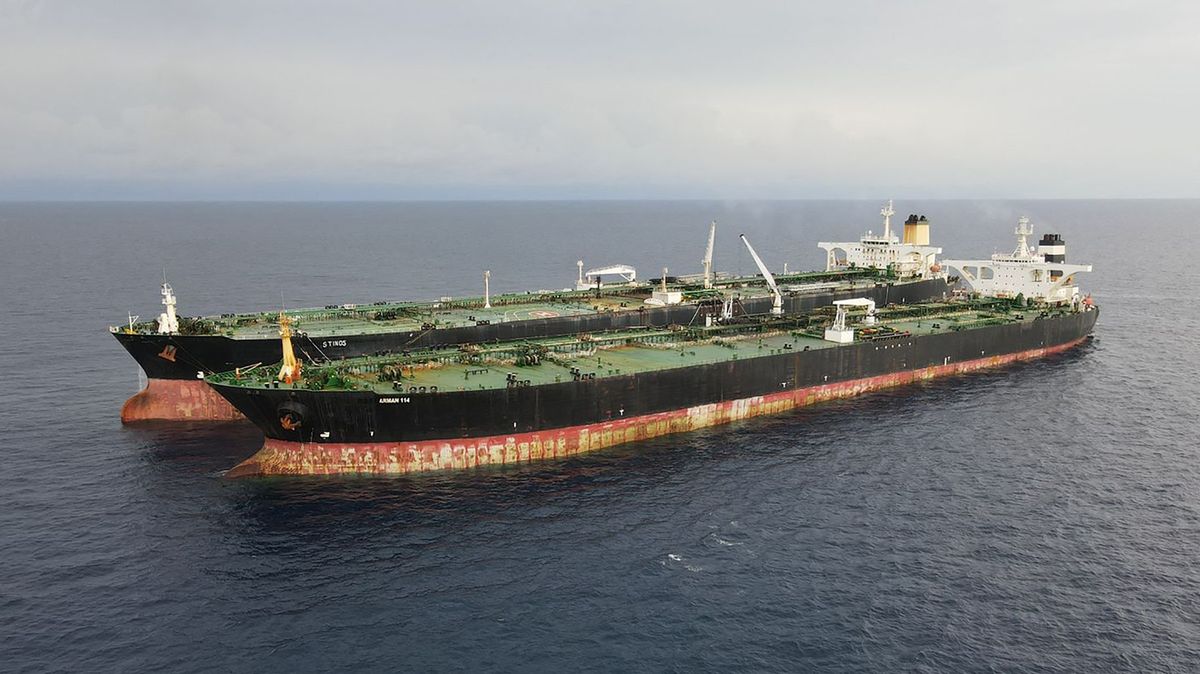 Za podivným chováním íránského tankeru byl zřejmě nelegální export ropy do Číny