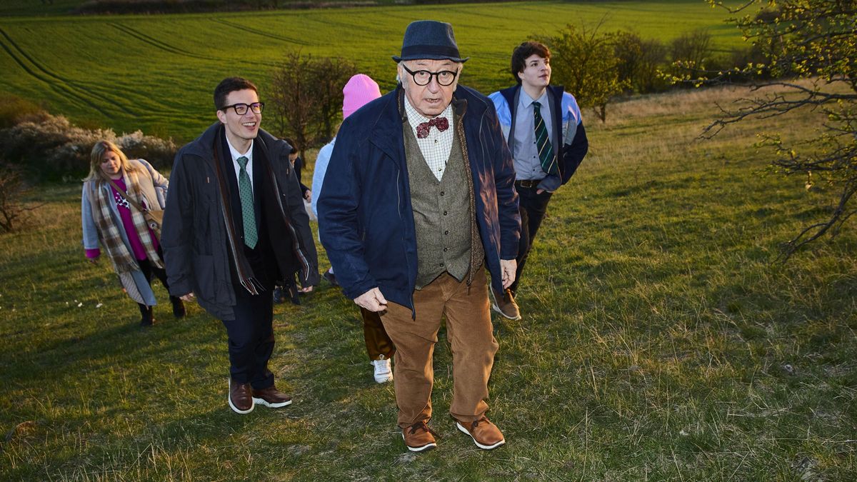Hra s rodinnými vztahy. Ve filmu Milion ji spustí Jiří Lábus