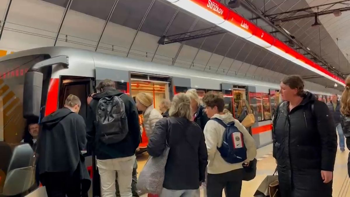 Na lince C pražského metra byl zastaven provoz