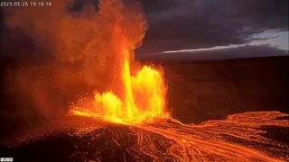 Velkolepý výbuch sopky Kilauea. Fontány lávy stříkají až 300 metrů vysoko