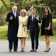 Setkání amerického a francouzského prezidentského páru v roce 2018. Věkový rozdíl mezi Macronovými je 25 let, Trumpovi mají mezi sebou rozdíl jen o rok méně, tedy 24 let.