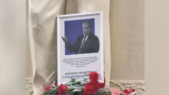 Aktivisté v moskevském metru připomněli Putinova slova proti stalinismu
