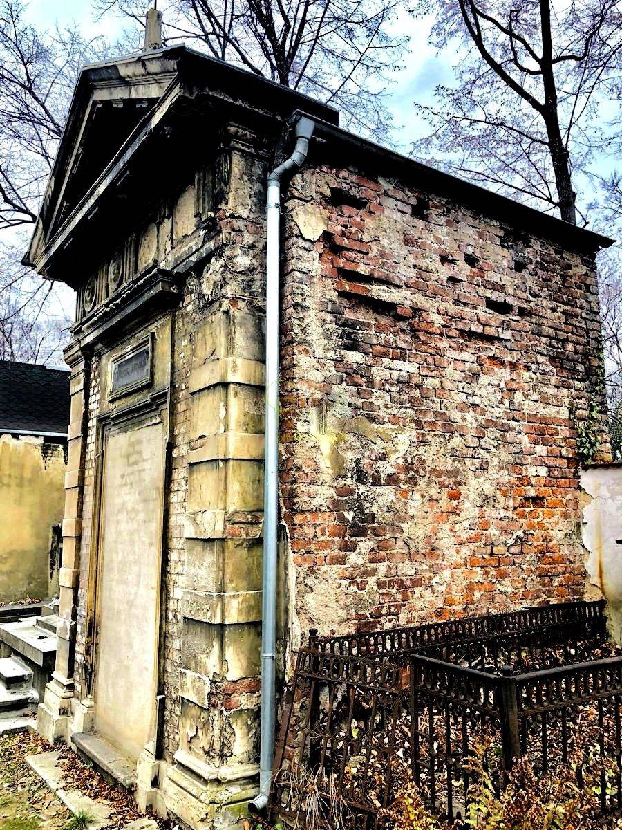 Původní stav hrobky před rekonstrukcí