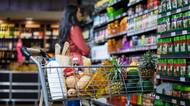 Konkurence zafungovala, supermarkety v Německu zlevňují o sto šest. A v Česku? Nic