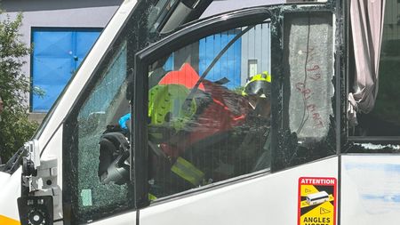 Řidič kamionu, který narazil do autobusu v Ústí a z místa ujel, byl pod vlivem drog