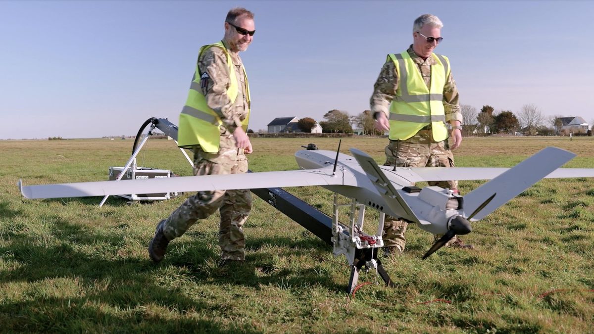 Británie zdesetinásobí dodávky dronů na Ukrajinu