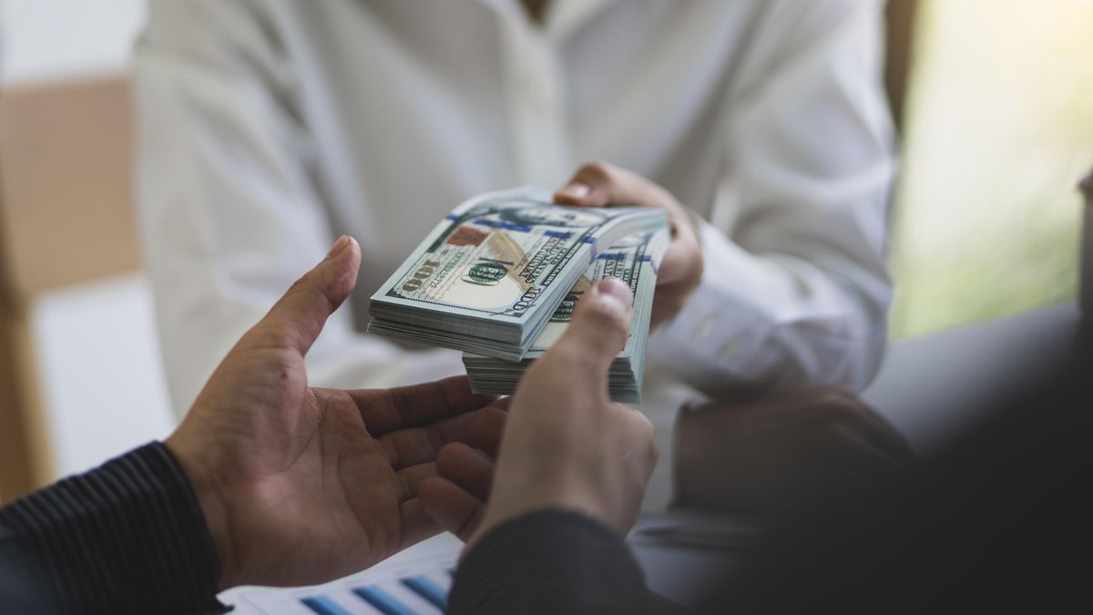 Největší evropské banky vyplatily během šesti let na odstupném pro vedoucí pracovníky přes 27 miliard