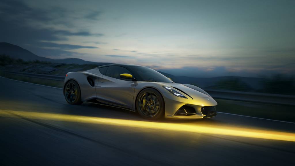 Lotus Emira dostává s modelovým rokem 2026 dvě nové verze, včetně nového základu.