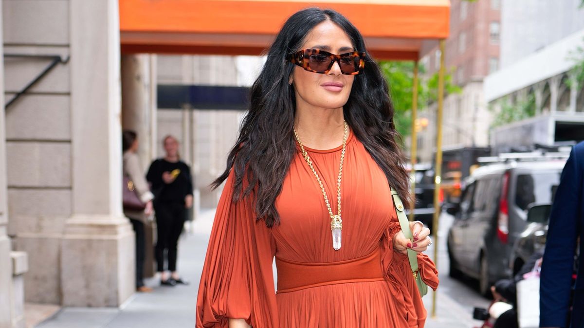 Letní šaty v boho stylu podle herečky Salmy Hayekové za 52 tisíc: Našli jsme levnější varianty