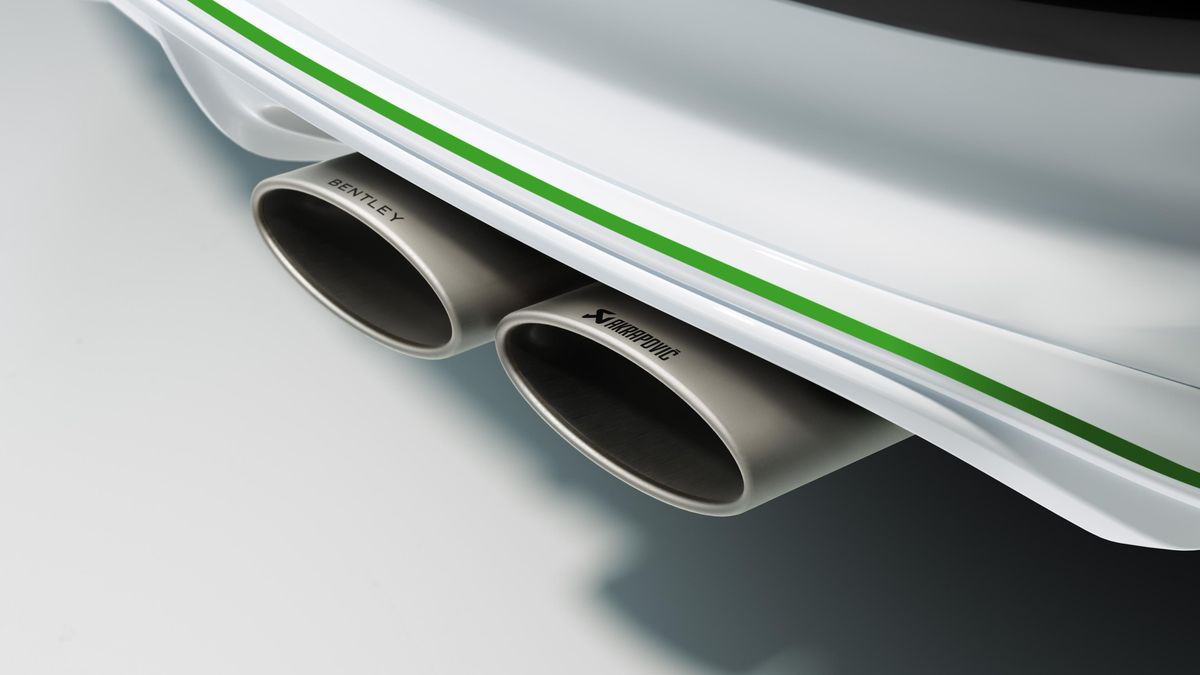Bentley prodlouží život spalovacím motorům, poptávka po luxusních elektromobilech je mizivá