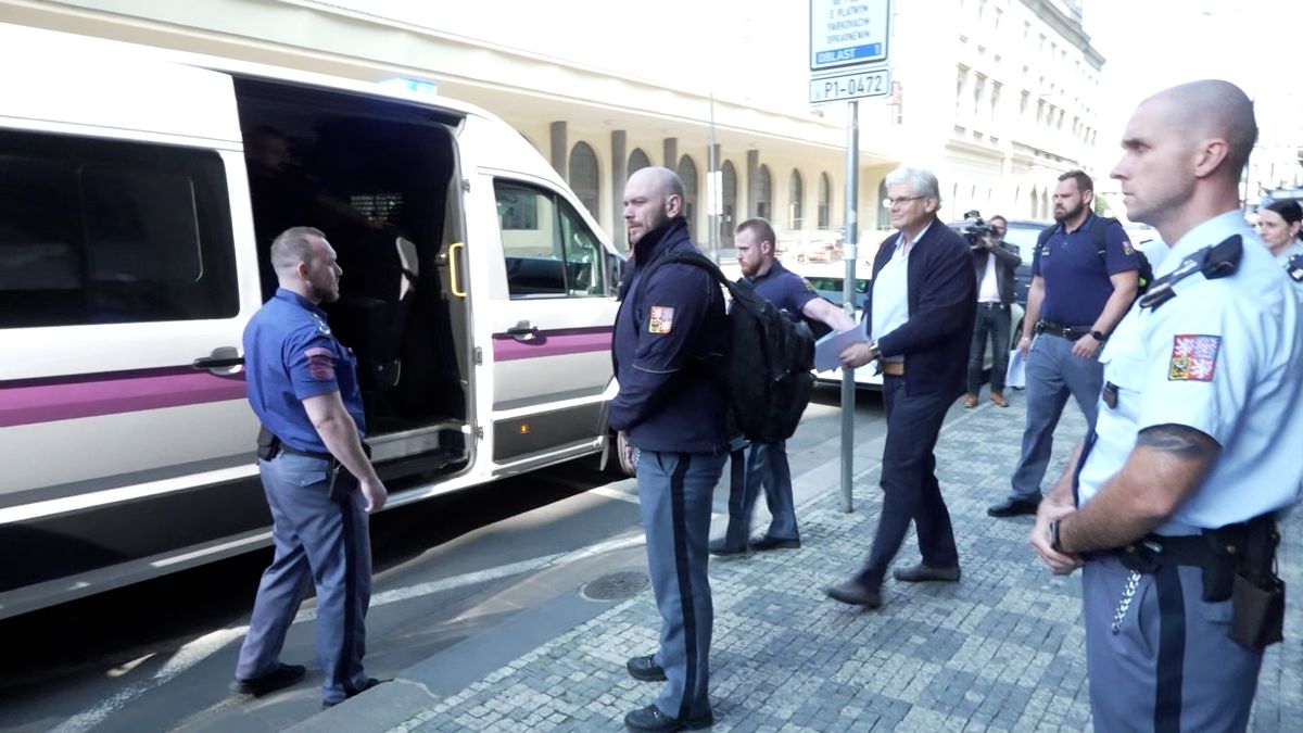 Obviněný exšéf motolské nemocnice Ludvík zůstává ve vazbě