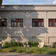 Nudným lavičkám odzvonilo. I sezení zde bylo navrženo originálně.