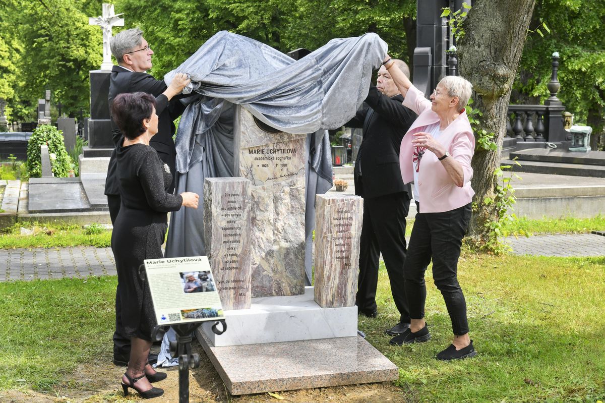 Sochařka a medailérka Marie Uchytilová má v Plzni čestný hrob