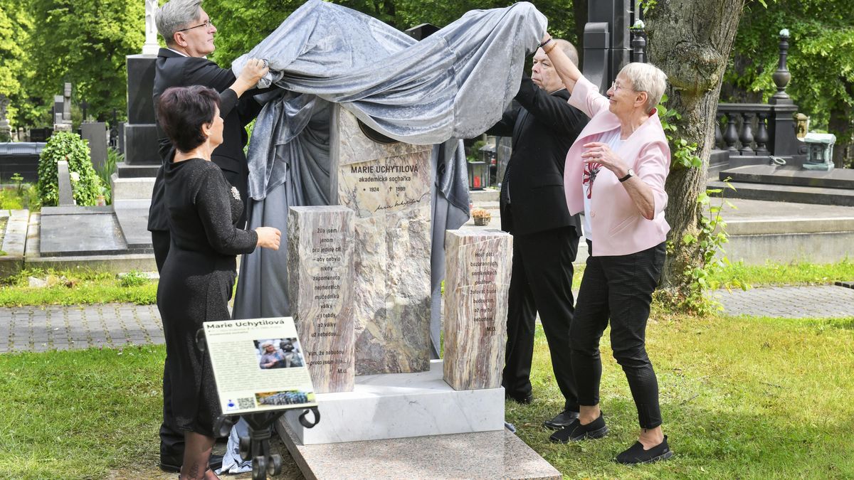 Sochařka a medailérka Marie Uchytilová má v Plzni čestný hrob
