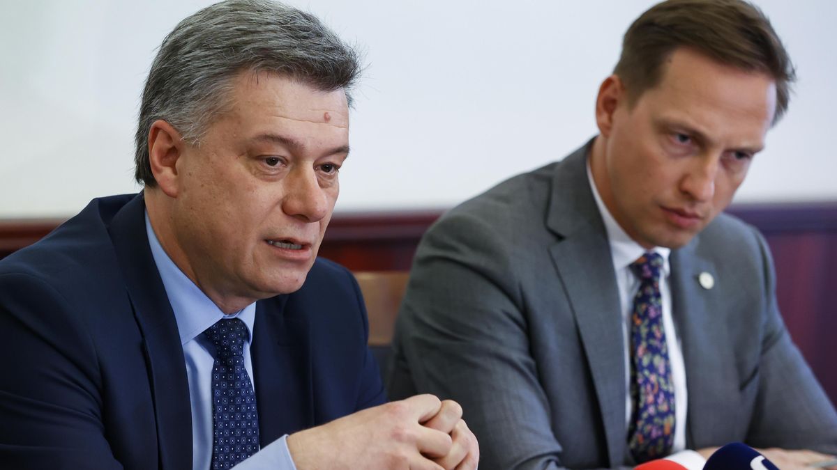 Blažkův náměstek Dvořák: Nemíním rezignovat, o převzetí daru jsem nevěděl