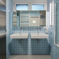 Umyvadla jsou nová, jejich polohu architekt zachoval.