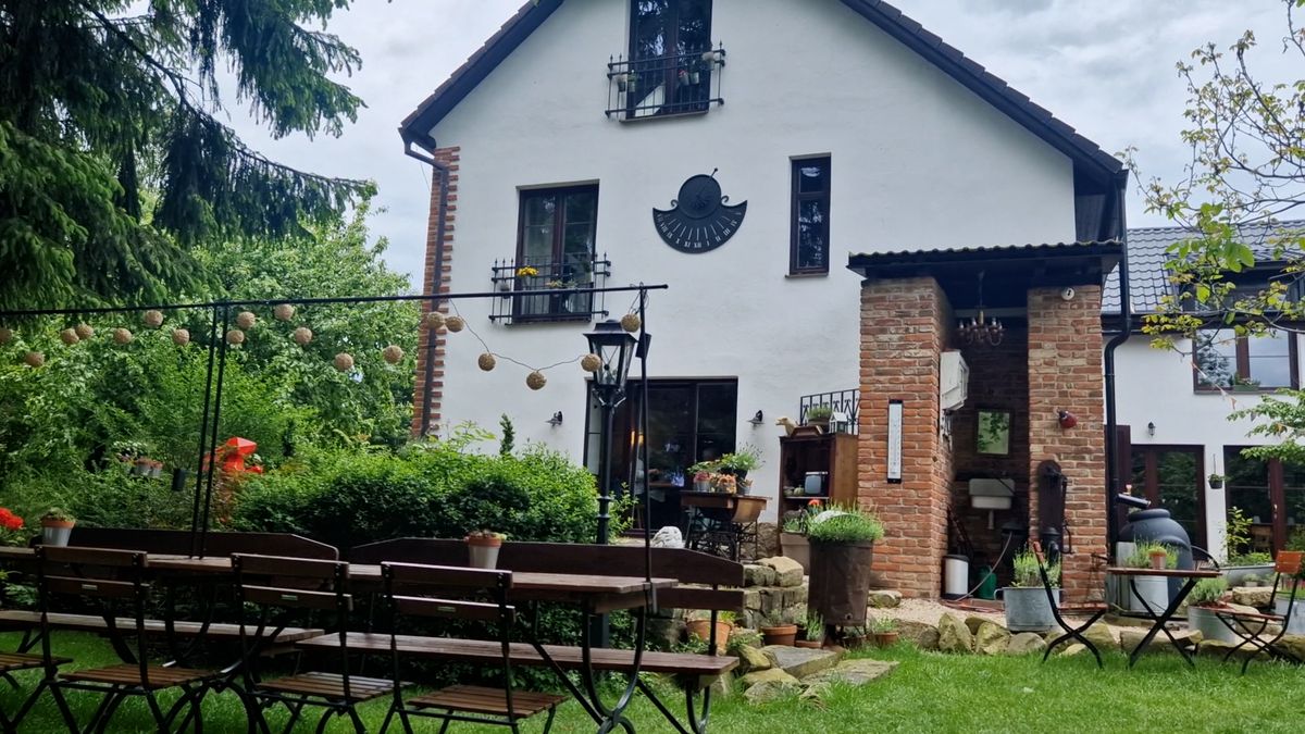Decroix měla být ministryní před Blažkem. Je profík a umí dotáhnout věci do konce, říká žena z její obce