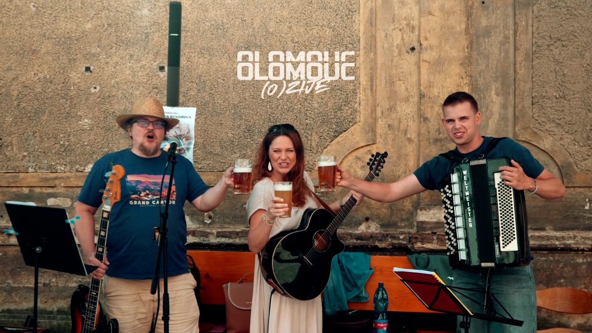 Hrát se bude v průchodech, kavárnách i kostelech. Olomouc zve na největší pouliční festival