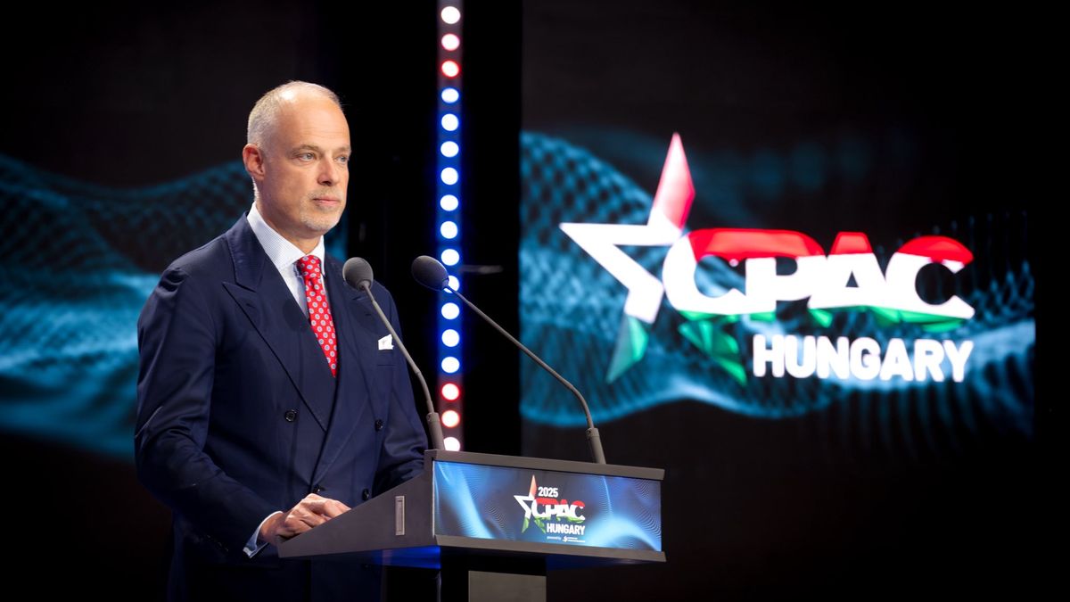 Maďarský ministr obrany obvinil bývalého šéfa armády ze spolupráce s ukrajinskými tajnými službami