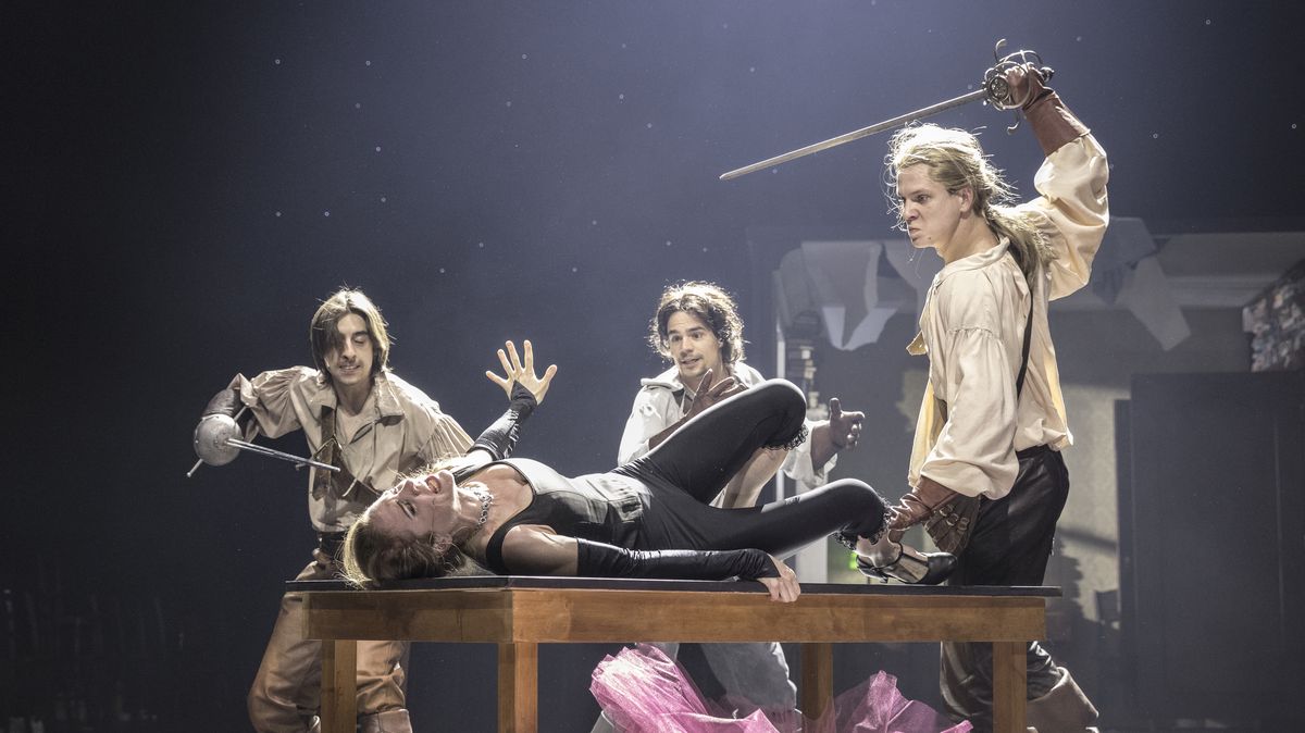 RECENZE: Dítě školou povinné dovede to, co my ne