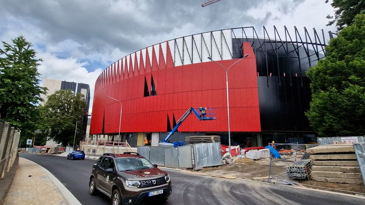 Nová jihlavská aréna nabízí možnost zvěčnit se na fasádu. Stačí zaplatit nejméně tisícovku