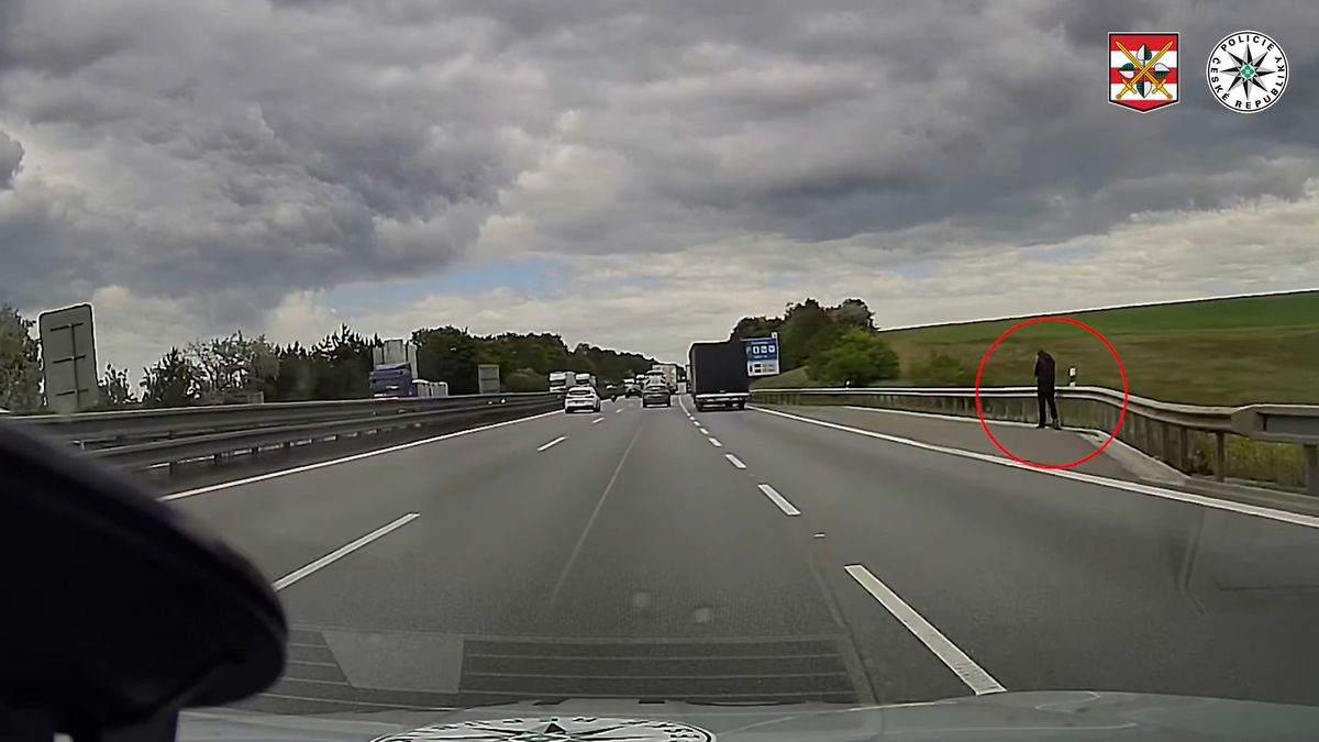 Po D1 u Brna jel cizinec na elektrokoloběžce. Prý omylem