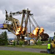 Odstřel Březenského draka. Potřeba bylo 15 kilogramů trhaviny. 