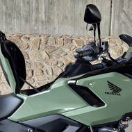 Praktická odkládací schránka je doménou modelu NC750X.