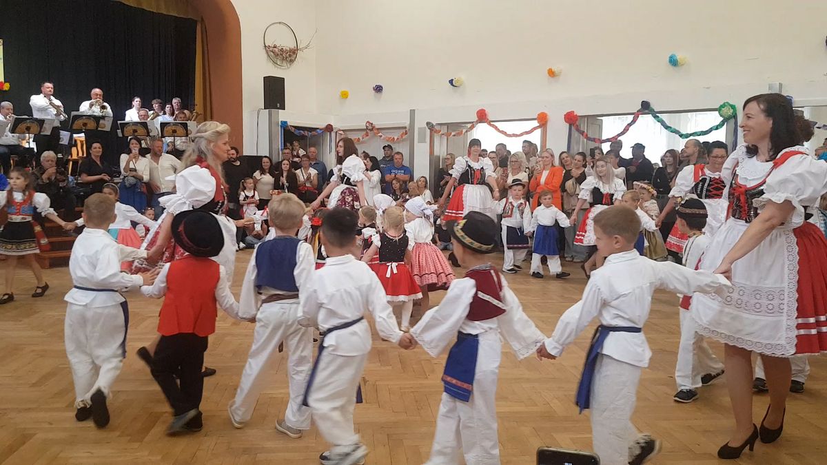 Vinařská obec podporuje lásku k folkloru už u dětí v mateřské škole