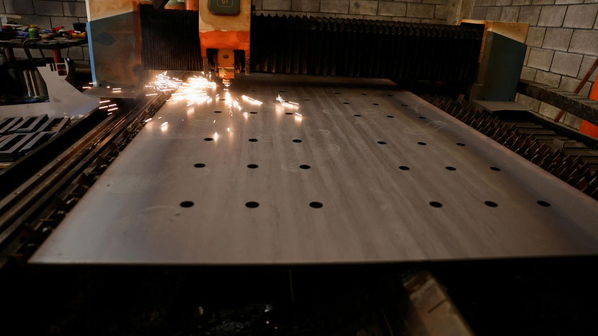 Japonská ocelárna Nippon Steel završila převzetí amerického rivala U.S. Steel