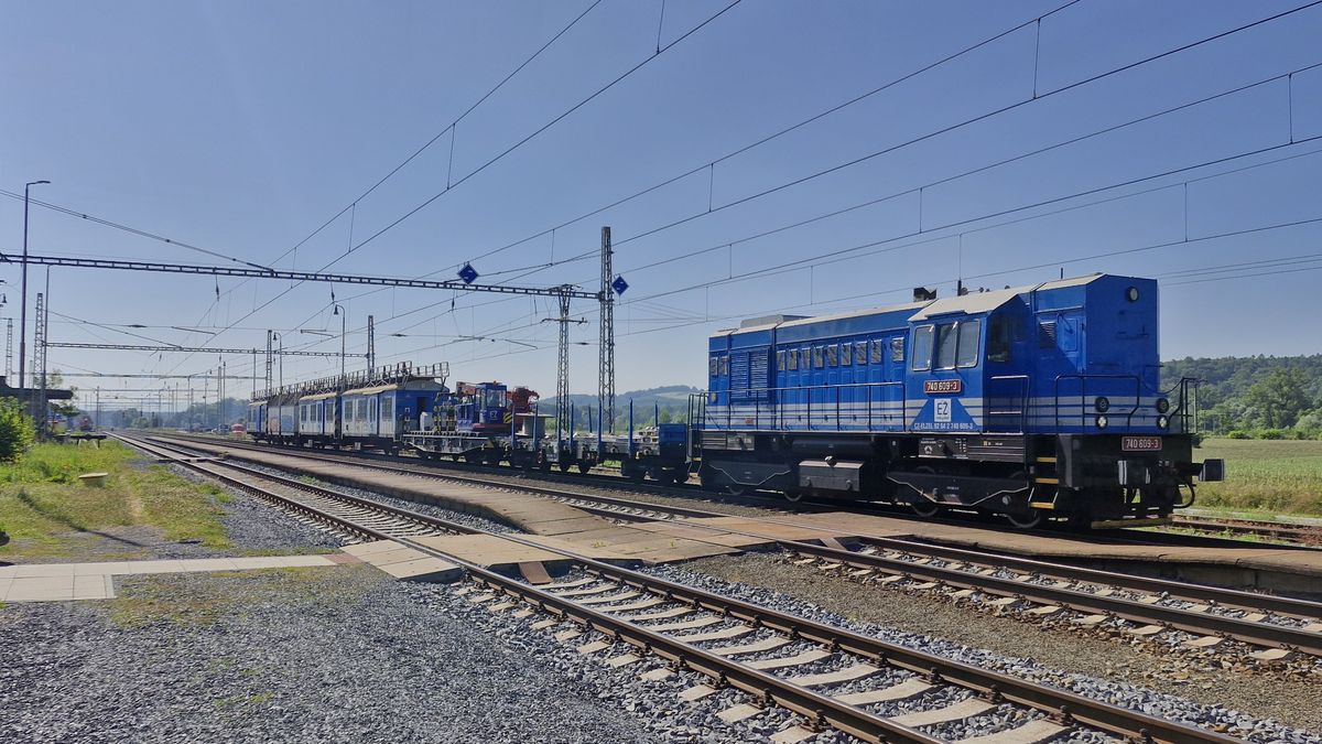 Přes Hustopeče nad Bečvou znovu začnou jezdit vlaky, místní to vítají a havárii už neřeší