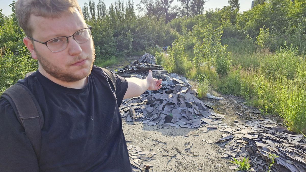 Jedovatý azbest v Praze se měsíce válí na Rohanském ostrově: Způsobuje rakovinu