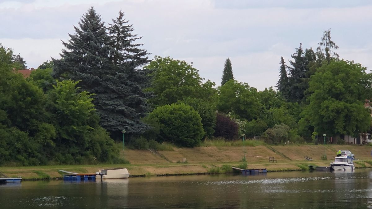 V Týně nad Vltavou se v řece utopil muž