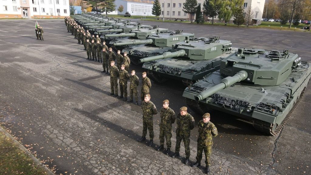Armádě chybí přepravní kapacity. Těžké tanky převáží soukromník